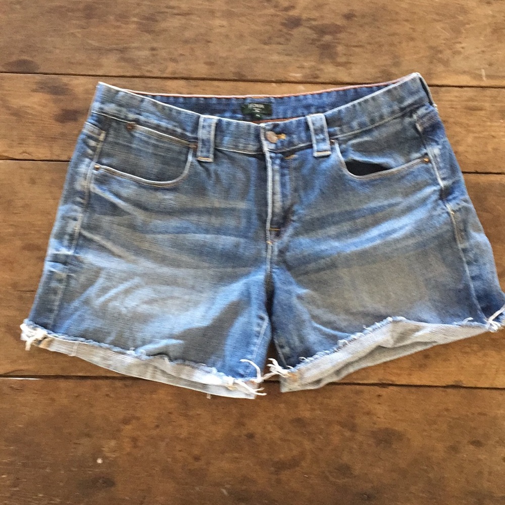 Jean Shorts with ram hem